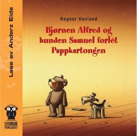 Bjørnen Alfred og hunden Samuel forlèt pappkartongen