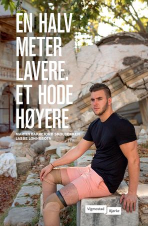 En halv meter lavere. Et hode høyere