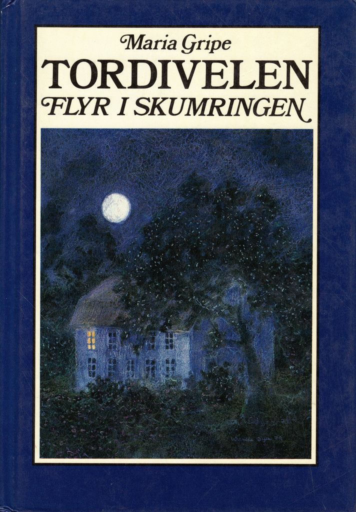 Tordyveln flyger i skymningen